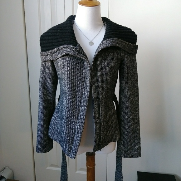 Lightweight wide collar black & grey jacket - Picture 2 of 7